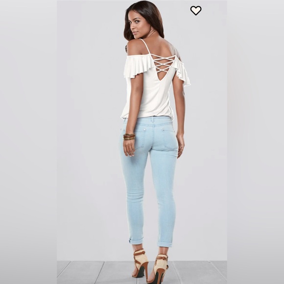 💋 VENUS - Ruffle Cold-Shoulder Top - Picture 3 of 8